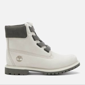 NEW in box Timberland Women’s Premium Convenience boots